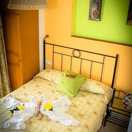 Casa de hóspedes Malia 2*