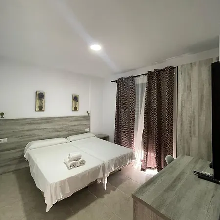 Malia קוניל דה לה פרונטרה